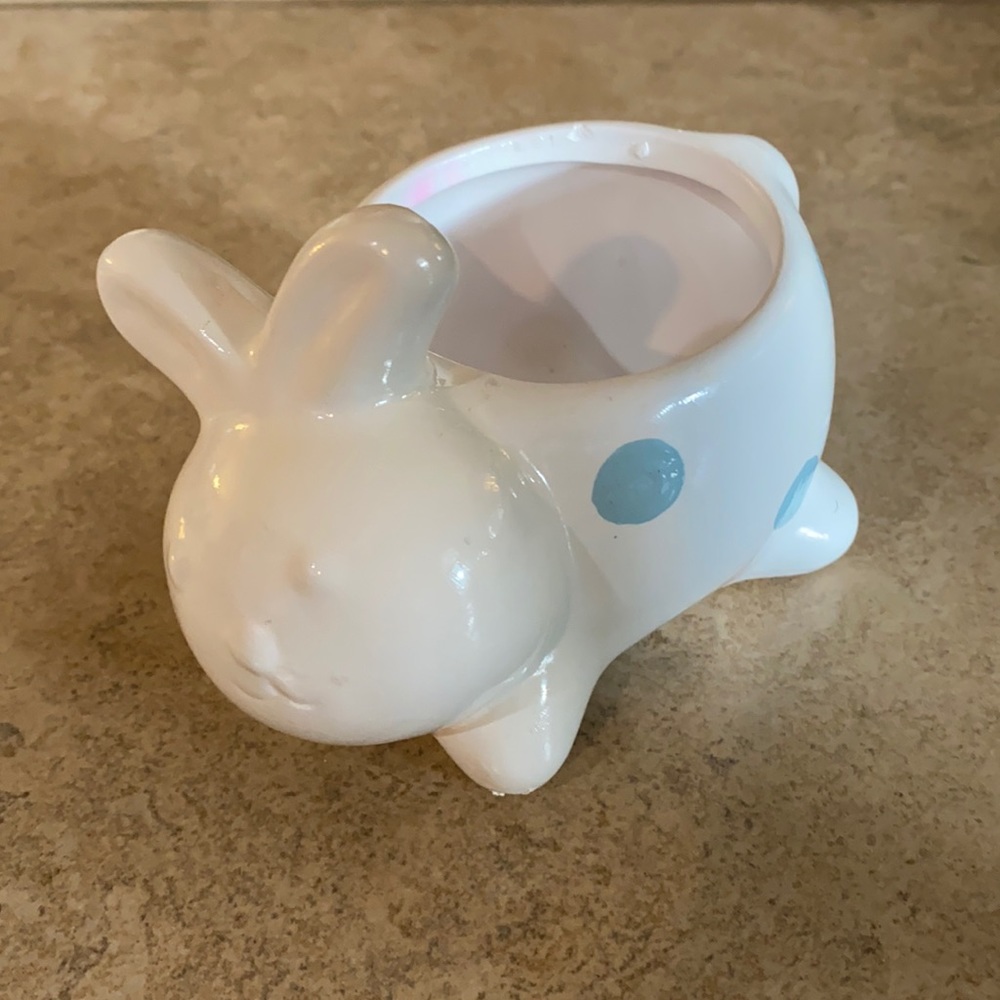 Small bunny flower pot